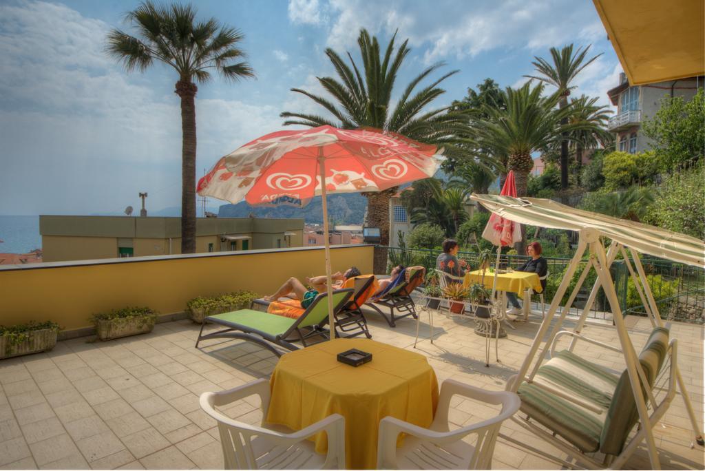 Hotel Deutsche Familien Финале Лигуре Экстерьер фото