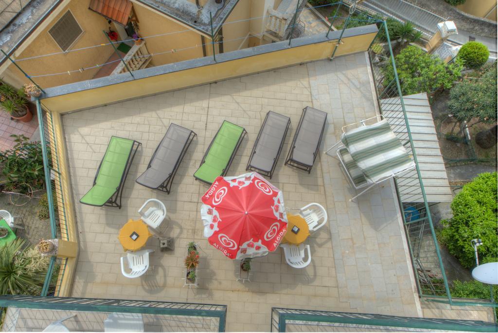 Hotel Deutsche Familien Финале Лигуре Экстерьер фото