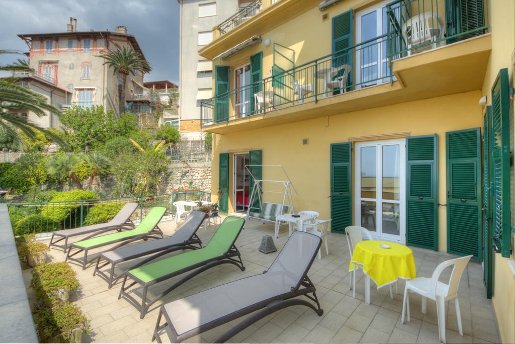 Hotel Deutsche Familien Финале Лигуре Экстерьер фото