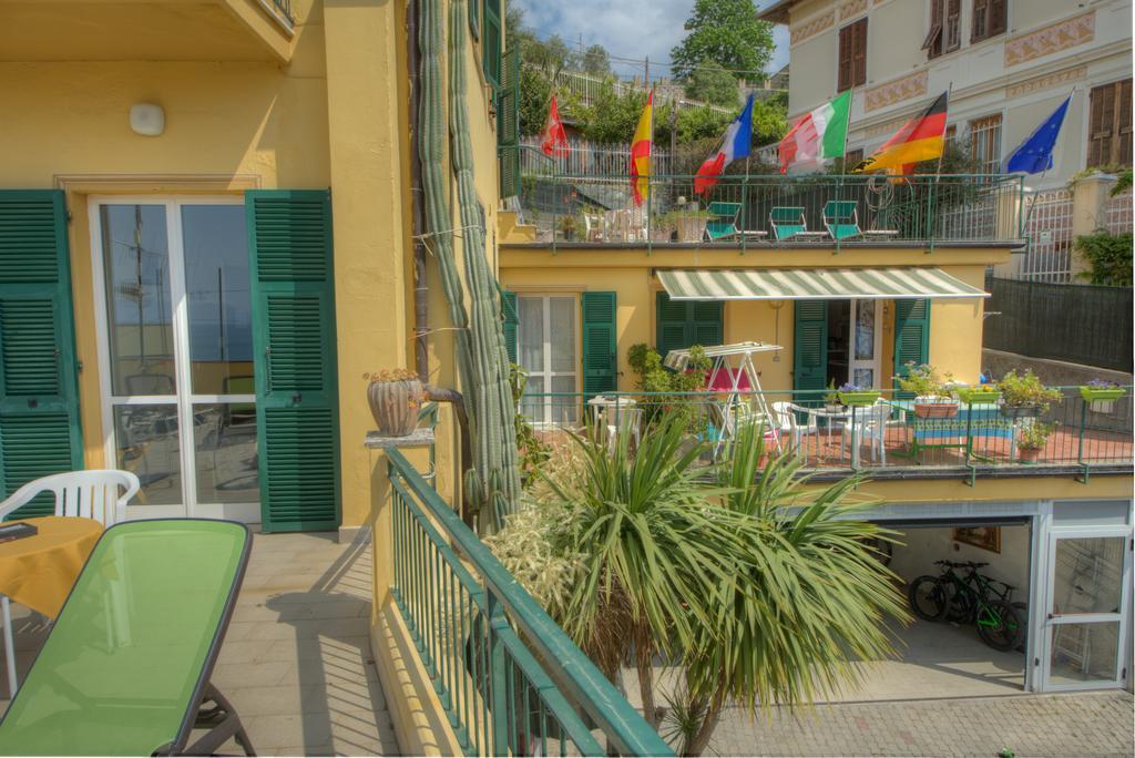 Hotel Deutsche Familien Финале Лигуре Экстерьер фото
