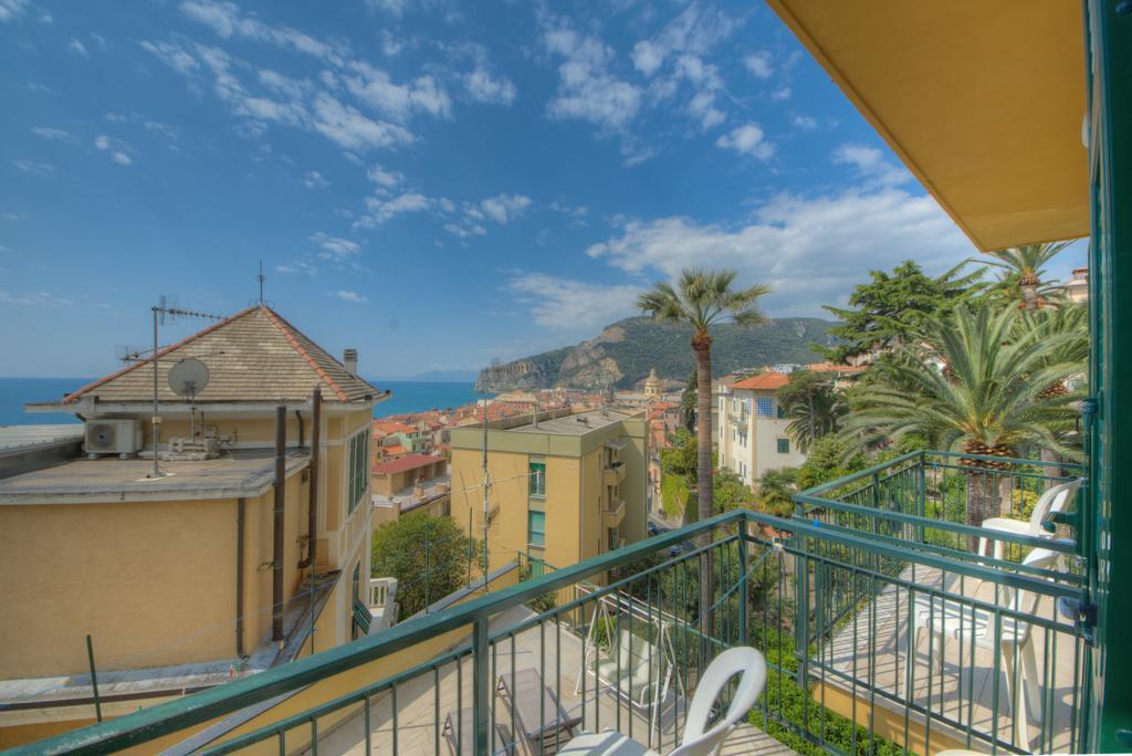 Hotel Deutsche Familien Финале Лигуре Экстерьер фото
